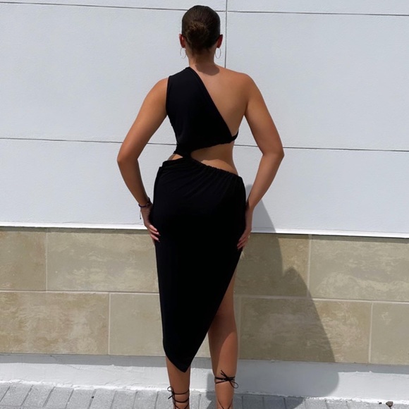 Just In 🚨Bring Out The Goddess In You In This Gorgeous Athena Dress❣️ - Picture 7 of 8